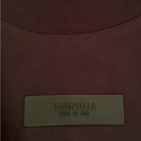 Essentials Fear of God Men’s Medium Black T-shirt. New with tags. Runs big! - Picture 2 of 5